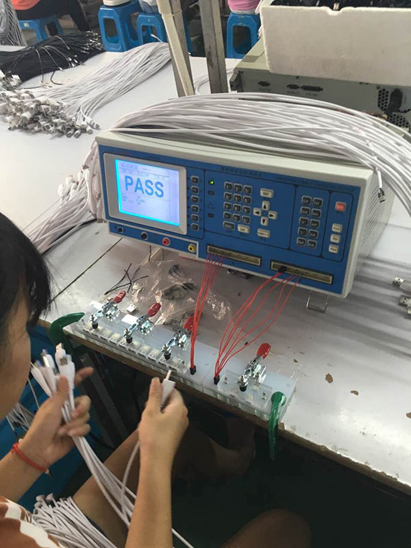 宏浩達數(shù)據(jù)線廠家成品數(shù)據(jù)線測試機